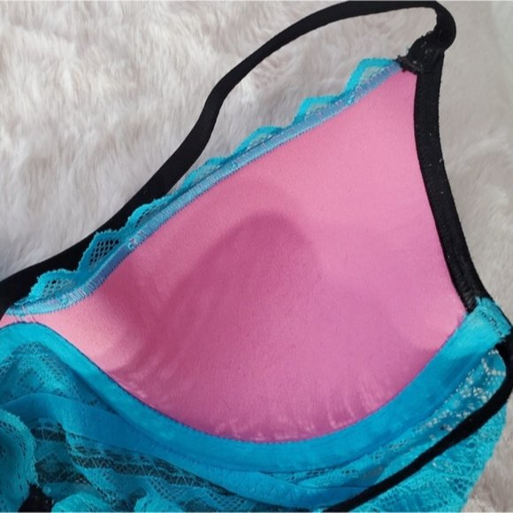 Victorias Secret Pink- Wired Lace Balconette Bra with keyhole back - Picture 9 of 10
